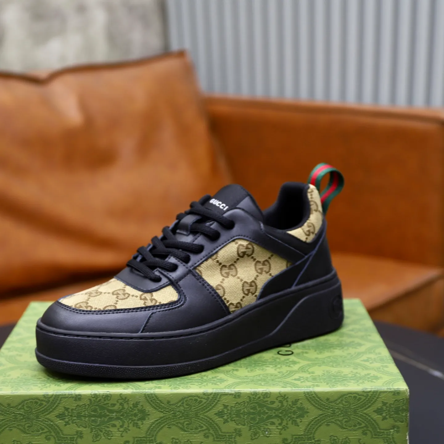 Ex-factory price: 420💰🙅‍♂️🙅‍♂️🙅‍♂️ Brand: GUCCI Standard code: 38-44 (45 customized) Grade: Same as the official website Material: Original cowhide material spliced with brand cloth Comfortable and breathable lining Lightweight and wear-resistant sports outsole Style category: Men's fashion casual shoes Running sports shoes Distinguished luxury brand elements Top luxury color: actual picture color